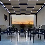Pap\'S Lab Apartments